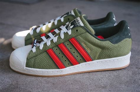 Adidas t toe superstar